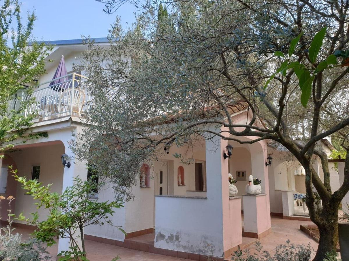 Villa 2 Swans Peroj Exterior photo